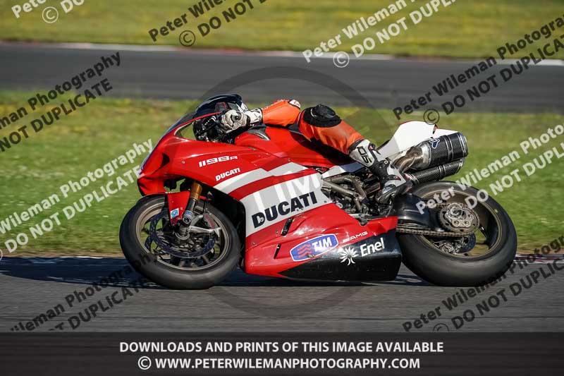 donington no limits trackday;donington park photographs;donington trackday photographs;no limits trackdays;peter wileman photography;trackday digital images;trackday photos